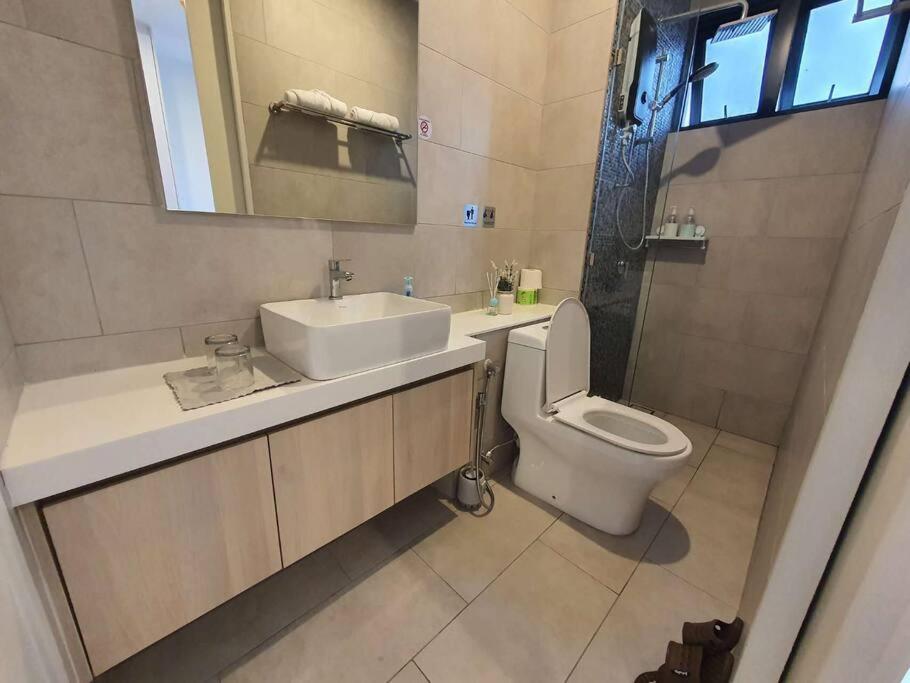 Kota Kinabalu City The Shore - Lucky 7 Homestay المظهر الخارجي الصورة